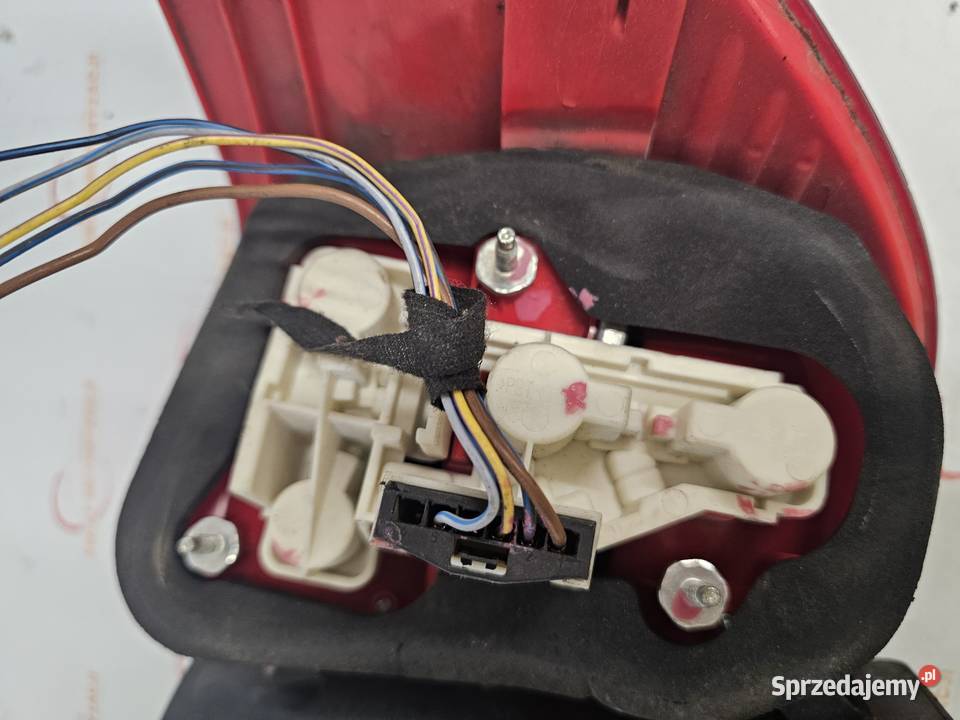 BMW E91 LIFT 11r lampa prawy tył 7160062 Kielce