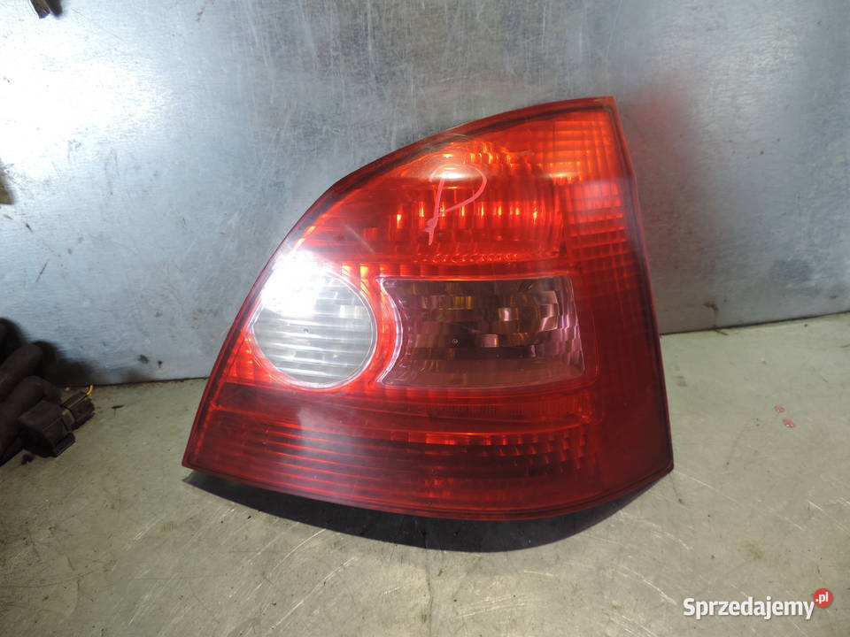 HONDA CIVIC VII HB 5D LAMPA PRAWY TYŁ TYLNA sprzedam