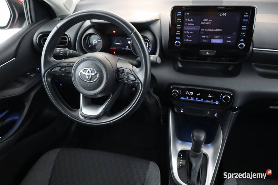 Toyota Yaris 15 VVTi Hybrid Rok produkcji 2022 śląskie