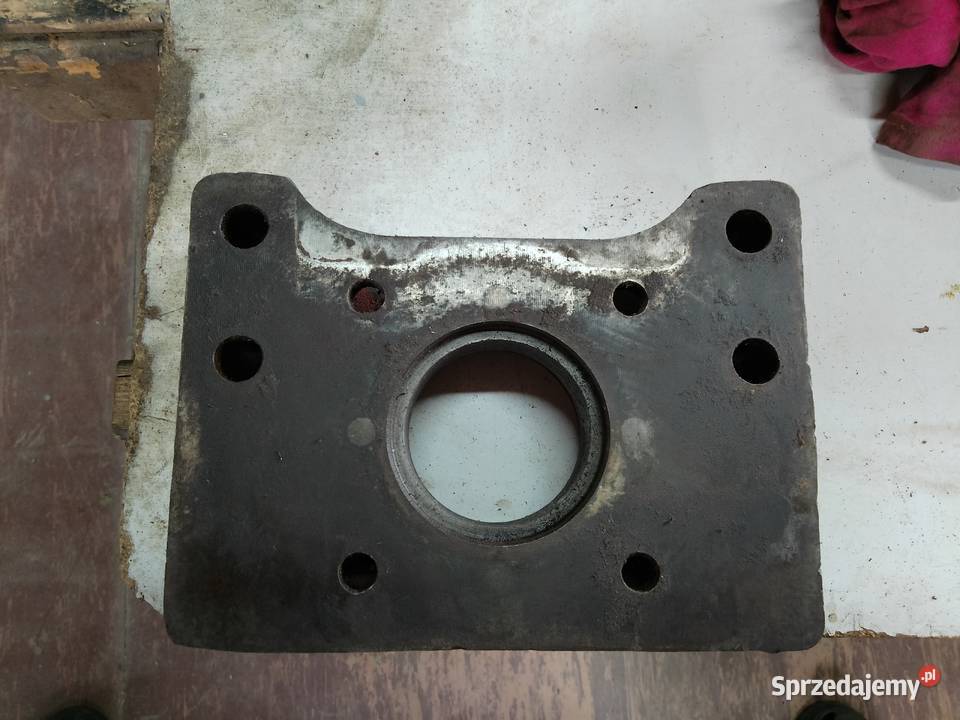 korpus pośredni wałka wom ursus c360 c355 Bytów