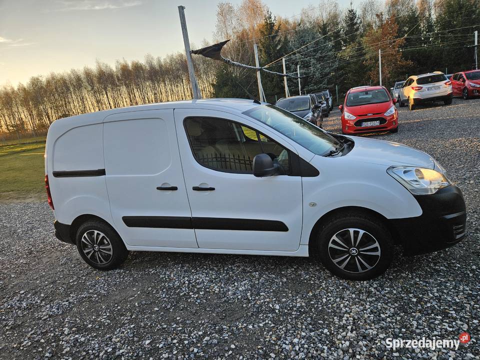 Super stan navi czujniki cofania serwis Tarnów