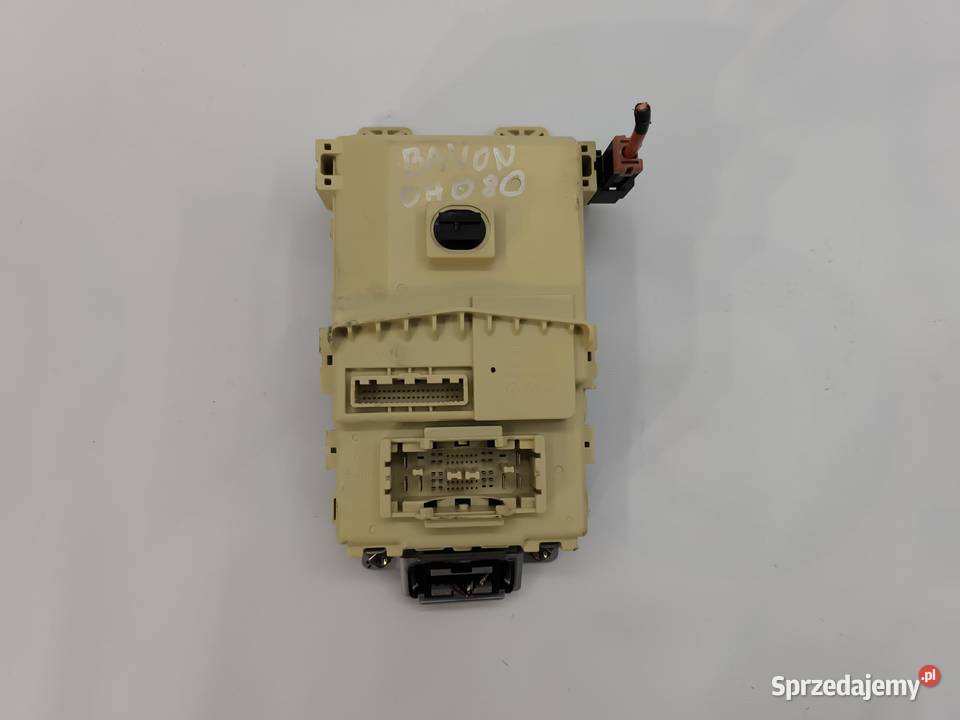 SKRZYNKA BEZPIECZNIKÓW HYUNDAI BAYON 12