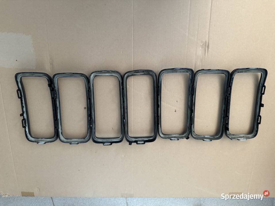 Nakładki kratki atrapy grilla Jeep Rengade osobowe Karoseria