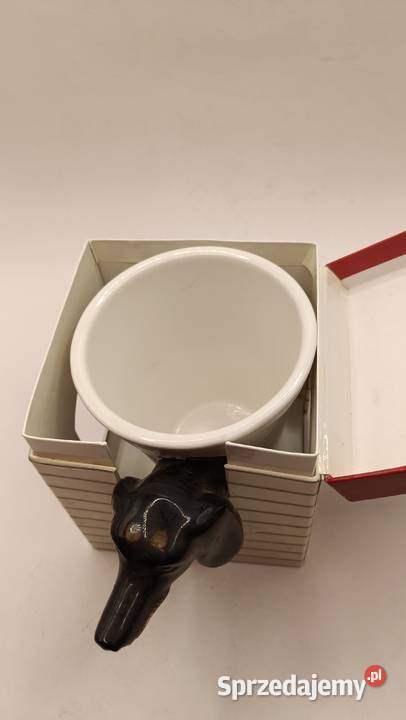 Figurka kubek pies jamnik w budzie Zamość sprzedam