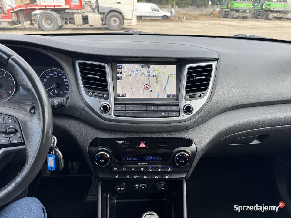 Hyundai Tucson 16 BENZYNA Klimatronik Nawigacja Konin