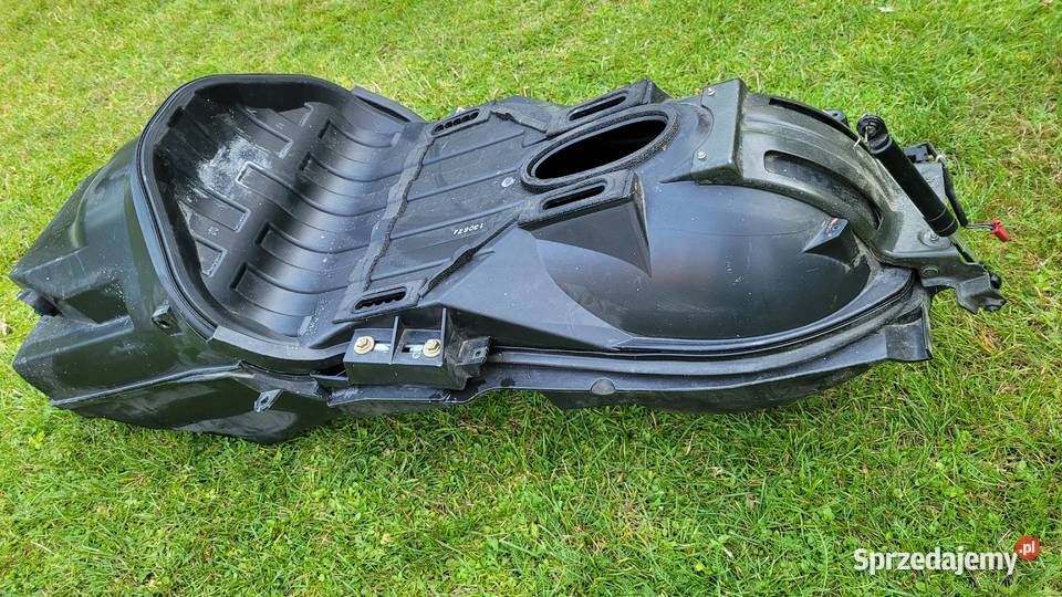 siedzenie schowek na kask YAMAHA MAJESTY YP 250 Piła