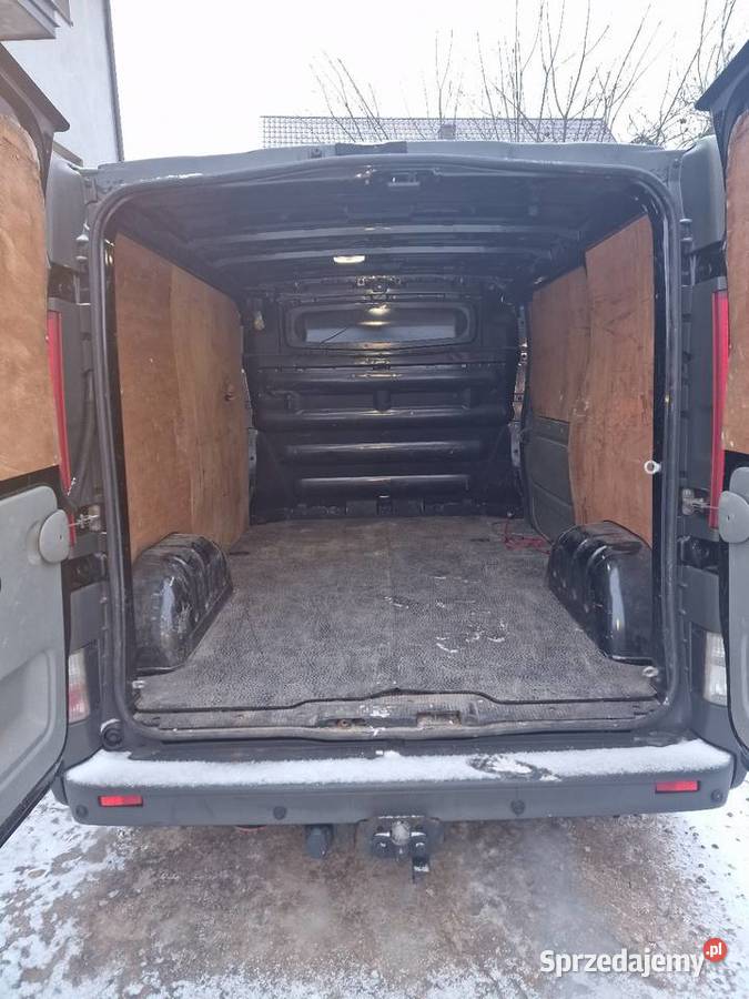 Wynajem busa Nissan Primastar L1H1 z kierowcą