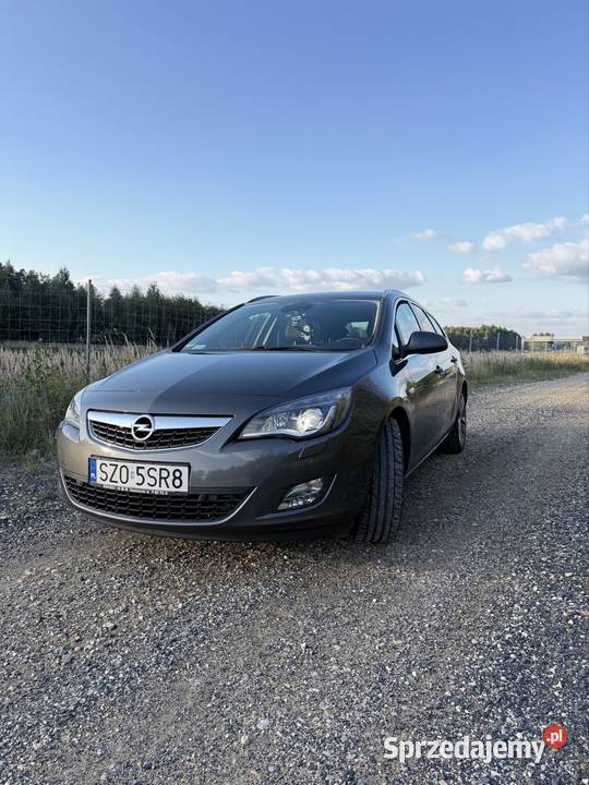 Opel Astra J 14t Benzyna Manual PRYWATNIE Bez lakier metallic sprzedam