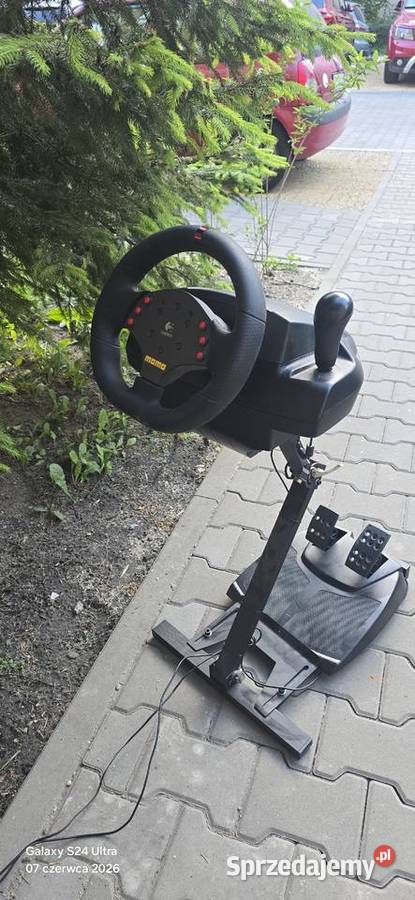 Kierownica Logitech Momo Racing Force stojak Ruda Śląska