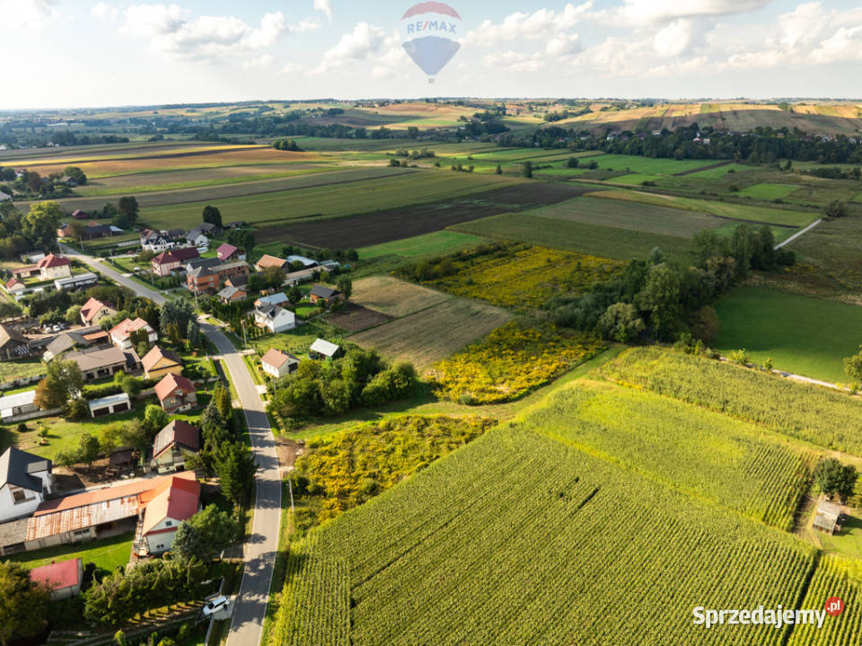 Płaska prostokątna działka 33 do Krakowa asfalt Książnice Wielkie sprzedam