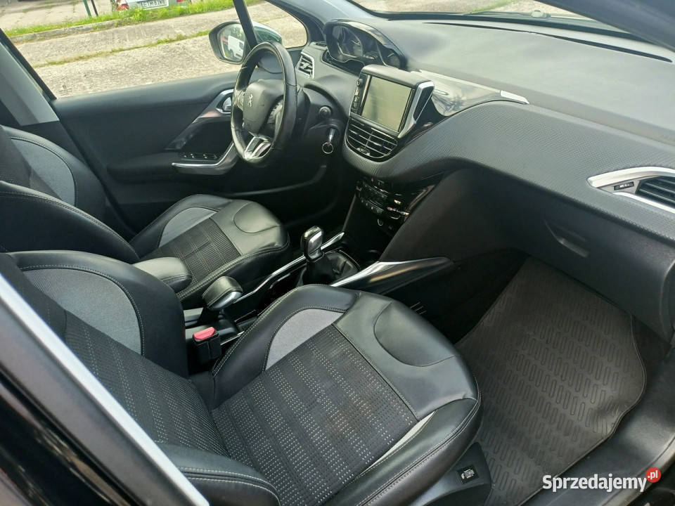 Peugeot 2008 zadbane bogata wersja I 20132019 lakier metallic 2008 Tomaszów Mazowiecki