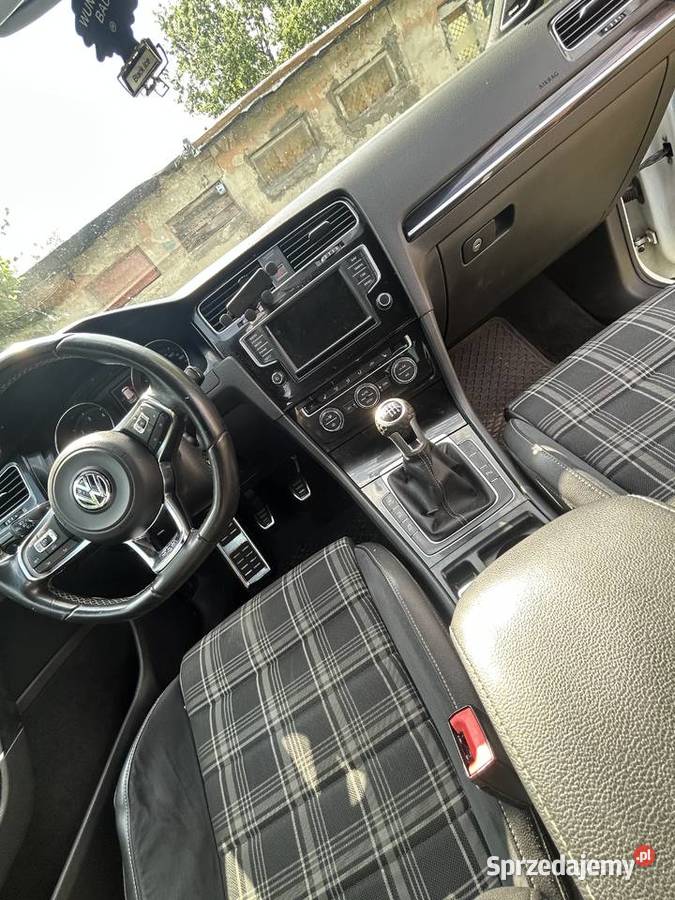Volkswagen Golf VII