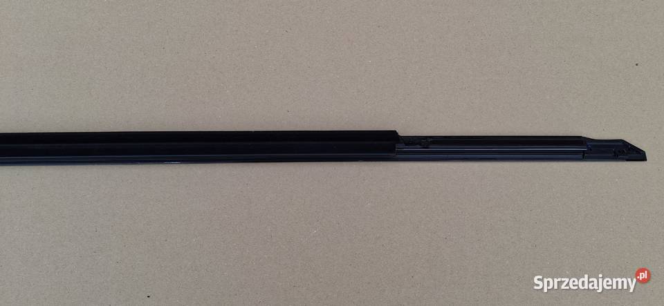 MERCEDES CKLASA W205 LISTWA ZGARNIAJĄCA LEWY Bieleń