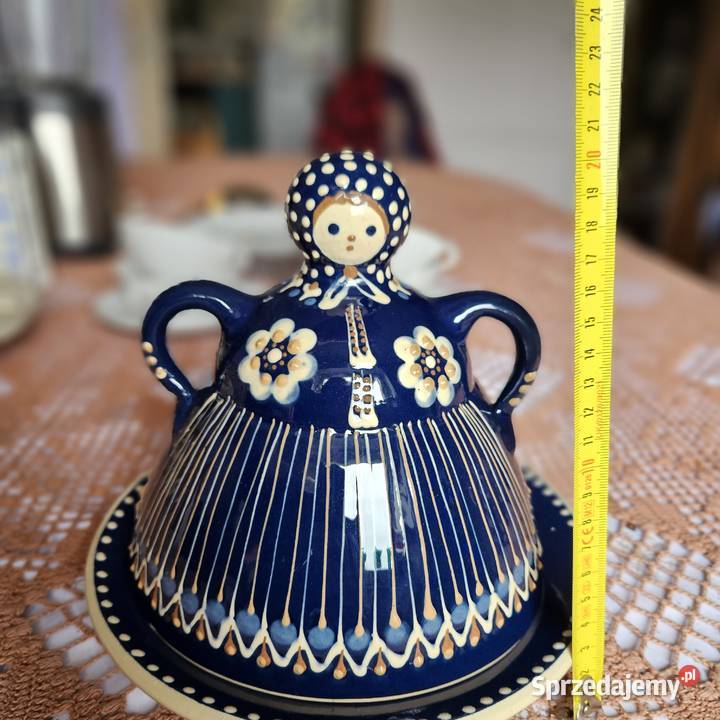 Baba na talerzu ceramika rękodzieło Porcelana i szkło Lasowice Małe