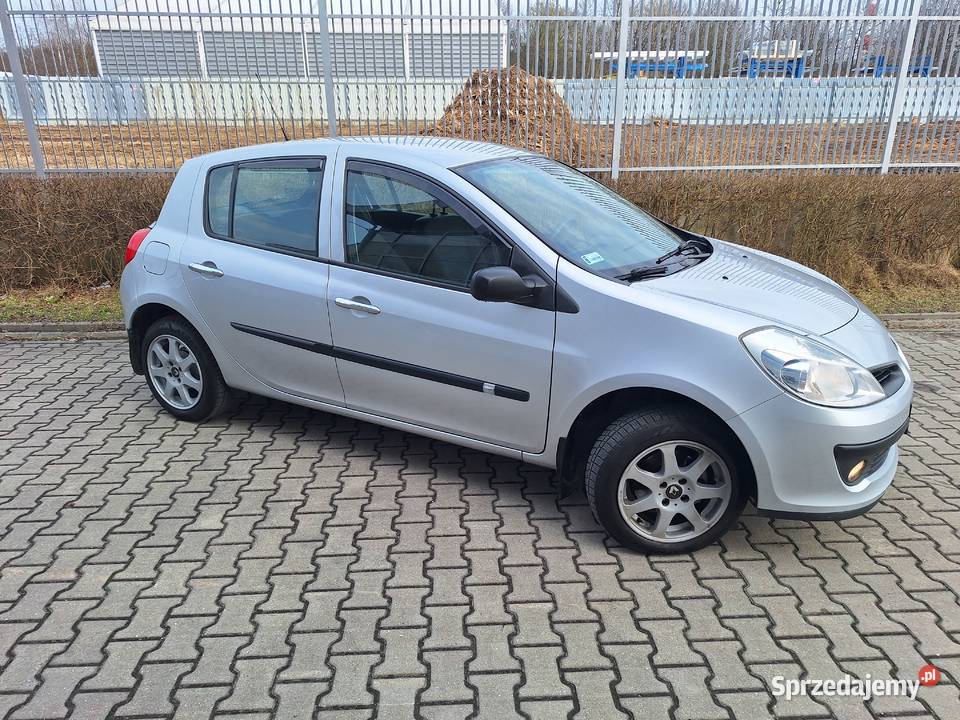 Renault Clio salon Polska maly udokumentowany Kielce sprzedam