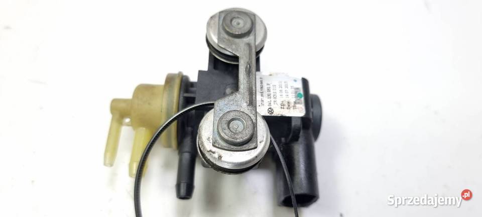 CZUJNIK VOLKSWAGEN PASSAT B8 04L131051F