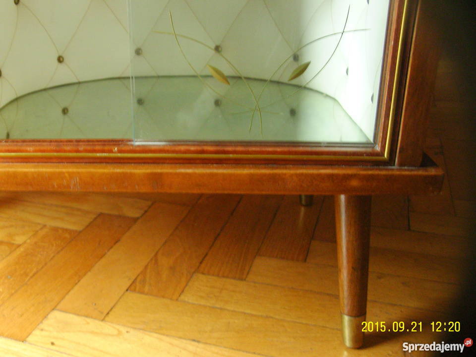 Szafkabarek podświetlany tapicerowany 100 PRL sprzedam