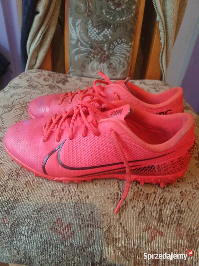 Buty do bali numer 385 serdecznie