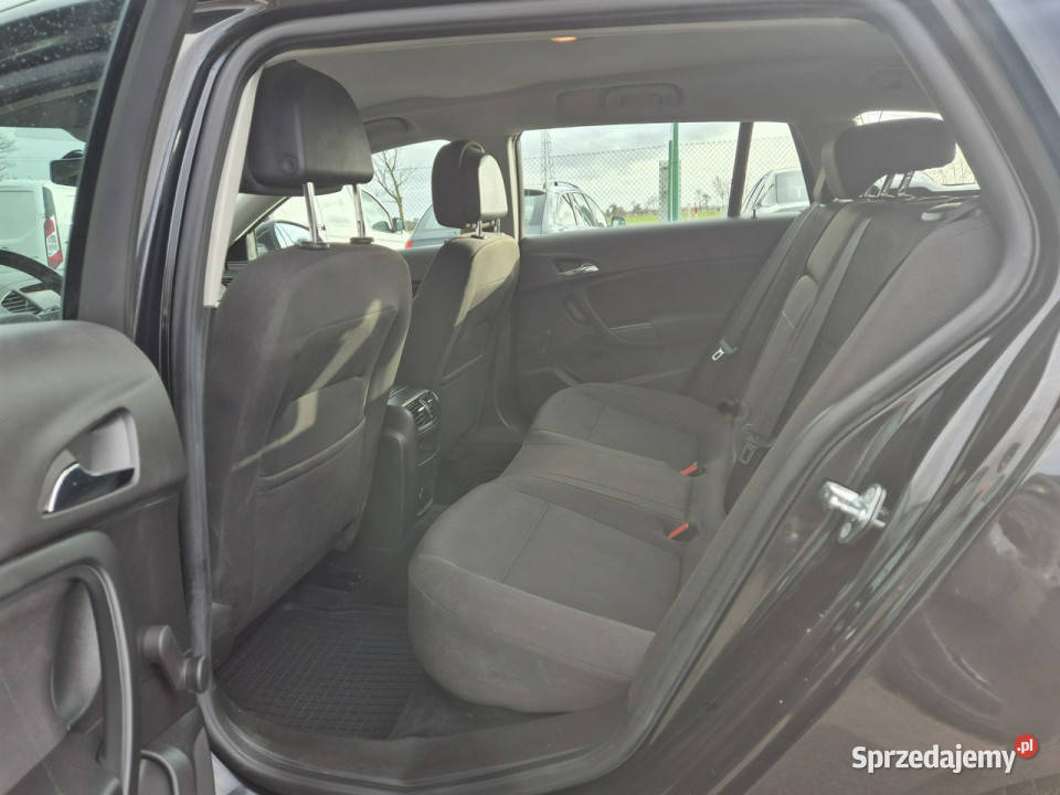 Opel Insignia Kombi 18 16v 140 Zarejestrowana A bluetooth Gniewkowo sprzedam