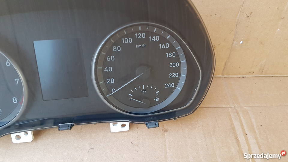 Hyundai i30 licznik zegary wersja silnika 14T
