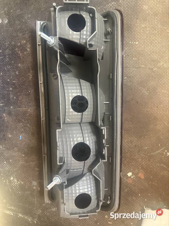 Lampa tylna prawa Ford Transit Connect Tourneo sprzedam