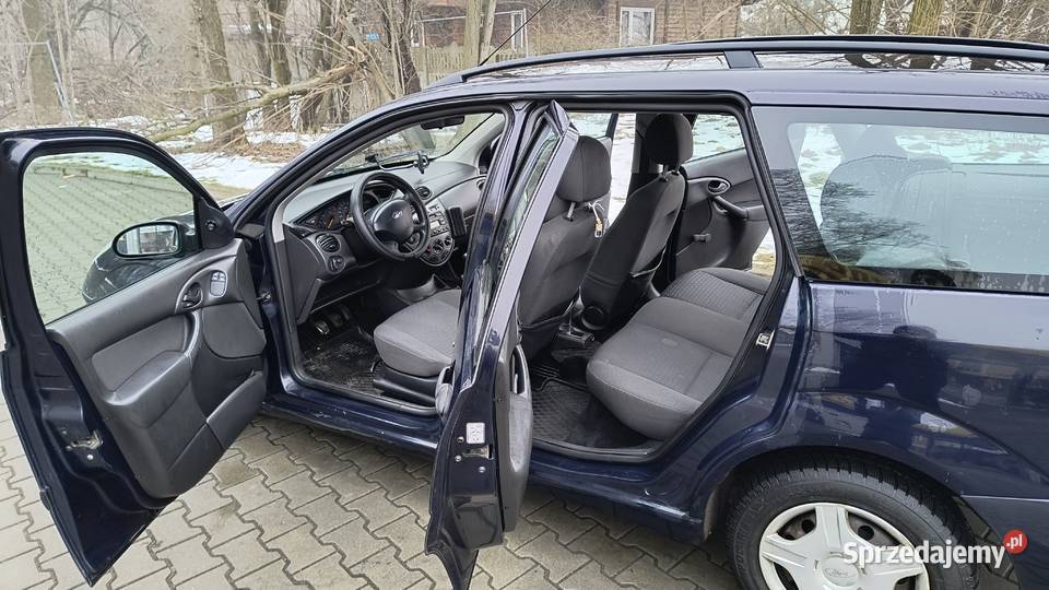 Ford Focus MK1 2004r 18 TDCi Kombi światła przeciwmgielne Zgierz