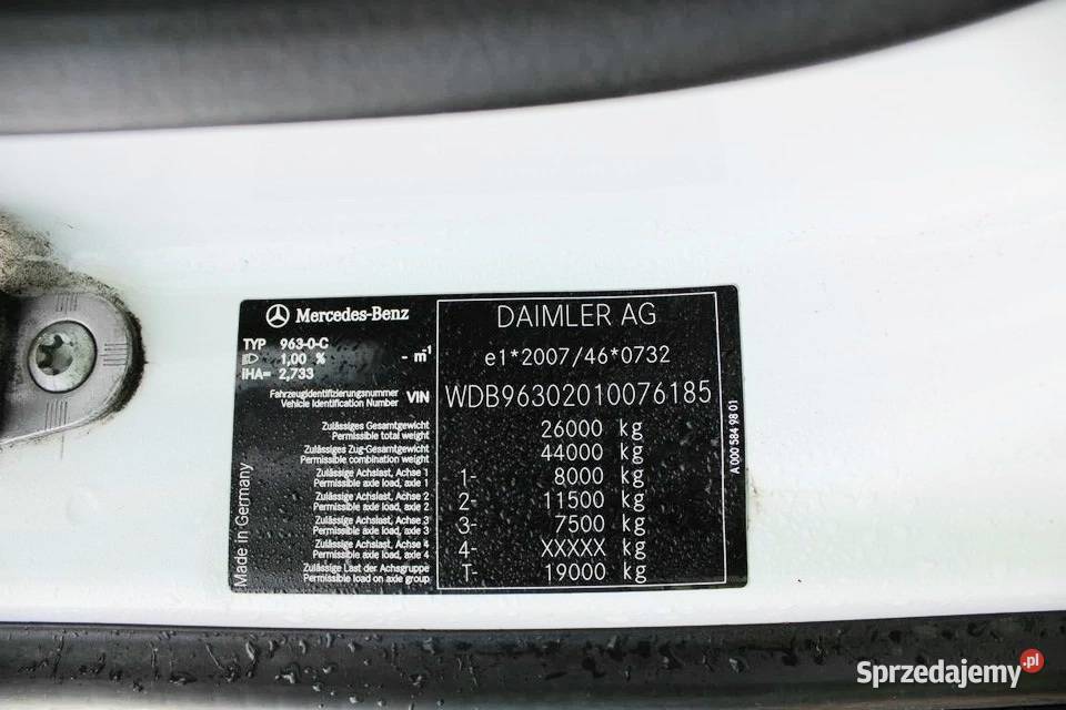Skrzynia z tylnym dzwigiem do palet Mercedes Warszawa