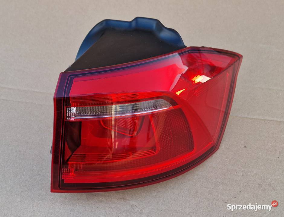 VW GOLF SPORTSVAN LAMPA PRAWA TYŁ TYLNA IDEALNA osobowe Bieleń sprzedam