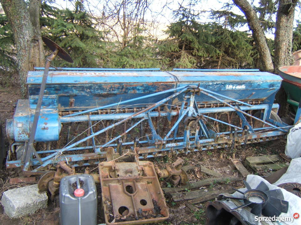 siewnik nawozowy dwutalerzowy Stoszowice