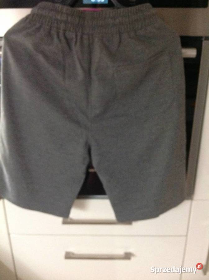 Spodnie Krótkie CRWS Clothing Company r M nowe Odzież codzienna Nowa Sól