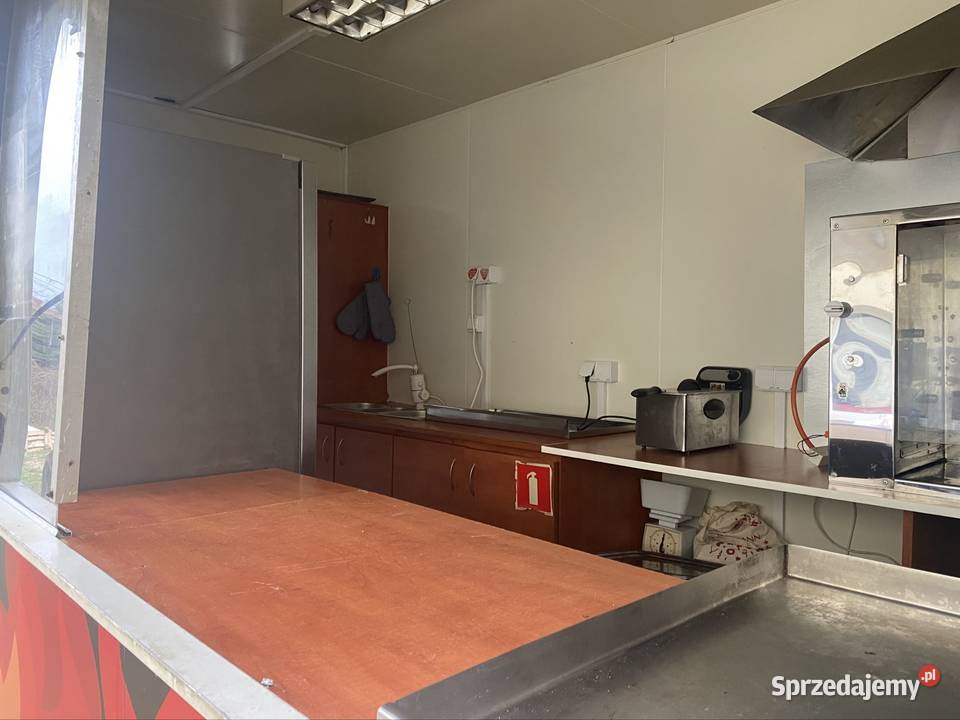 Przyczepa gastronomiczna food truck 8m2 Ząbki