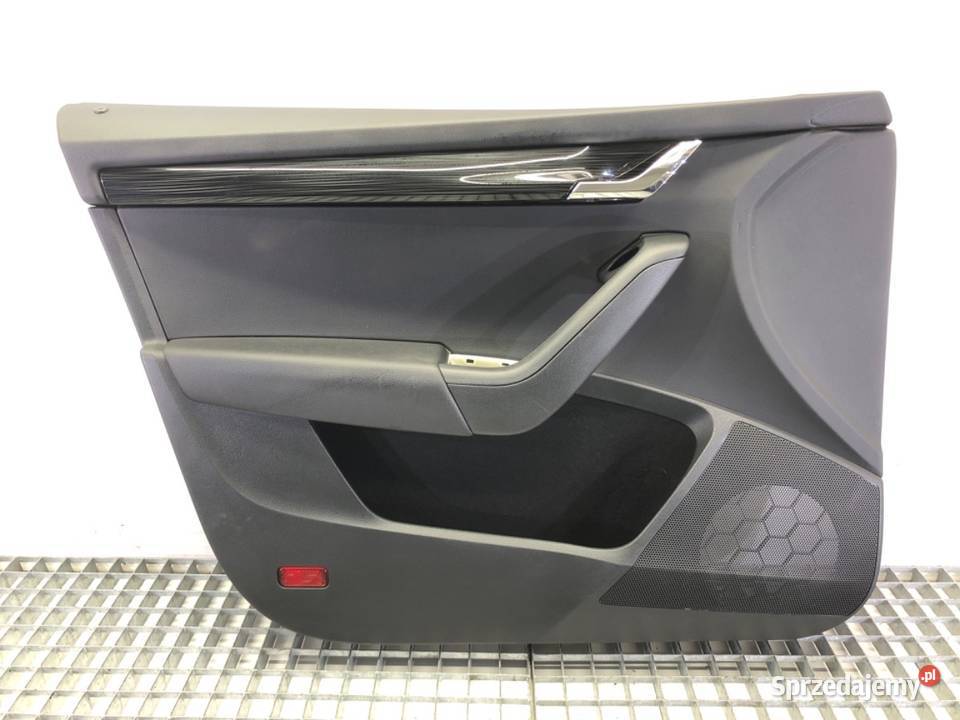BOCZEK DRZWI LEWY PRZÓD SKODA OCTAVIA III