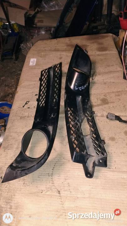 Kratka trapa zderzaka wersja pod halogen lewa Lubin