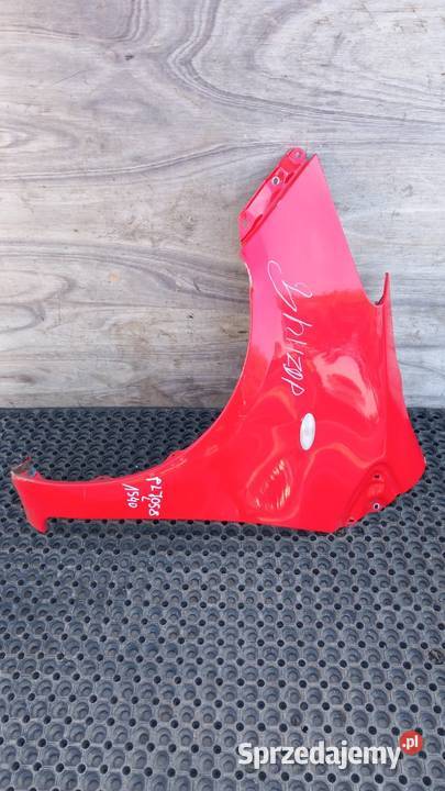 TOYOTA YARIS II LIFT BŁOTNIK PRZÓD LEWY 3P0 osobowe Zbierkowo sprzedam