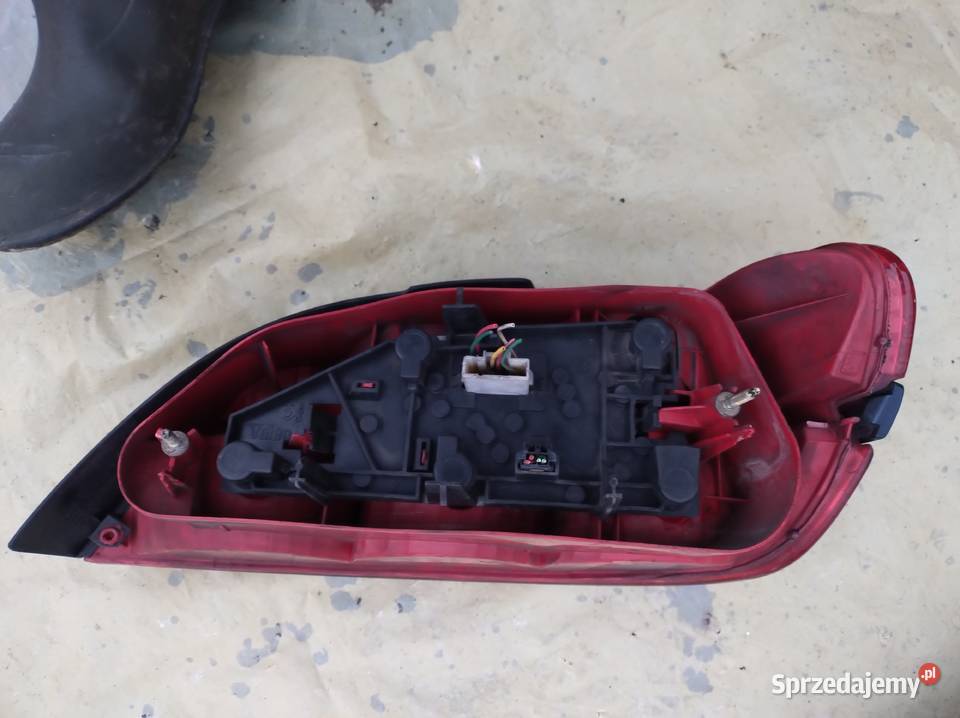 Lampa tylna leta i prawa peugeot 406 Lift Zahajki-Kolonia sprzedam