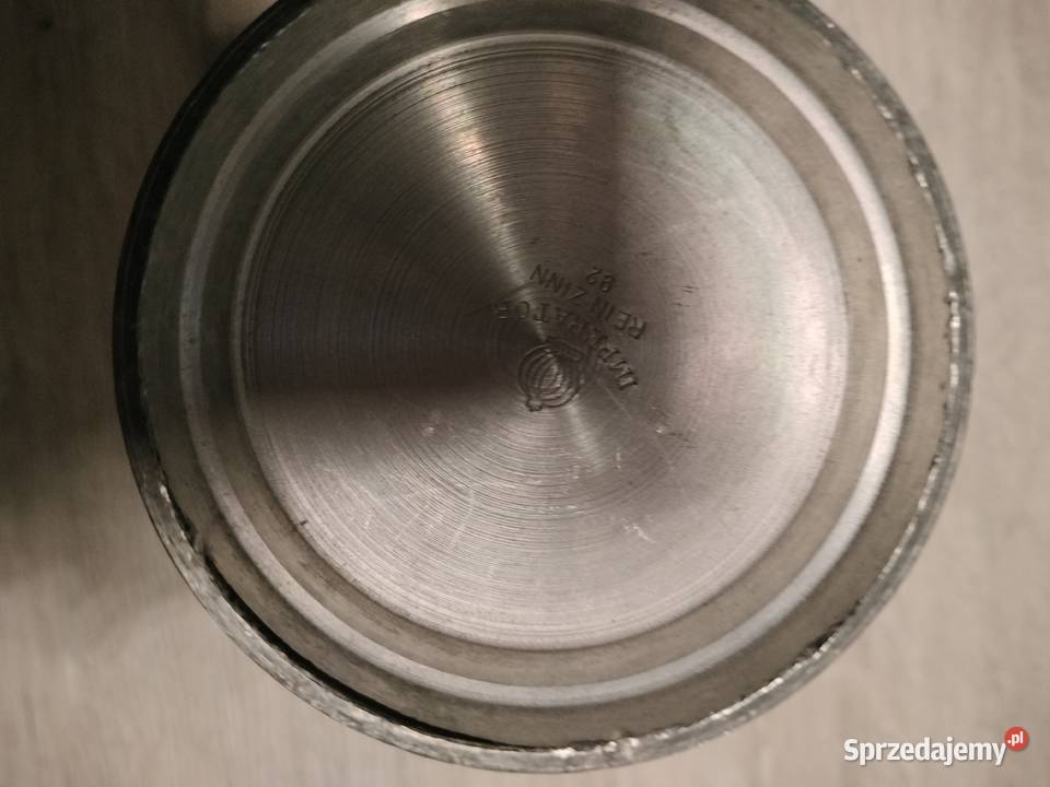 Metalowy kubek cynowy kielich sygnowany