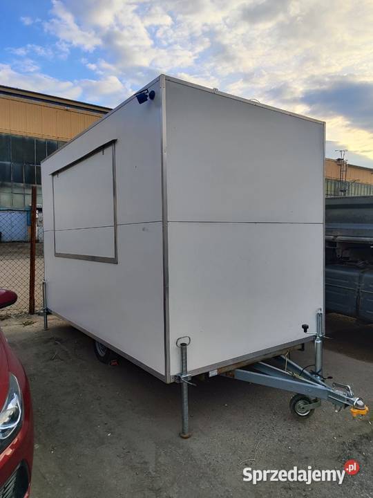 Przyczepa gastronomiczna food truck kurczak z gastronomiczne Przyczepy Wrocław