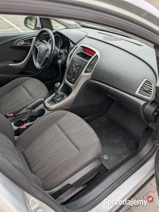 Opel Astra J 2011 13 CDTI radio