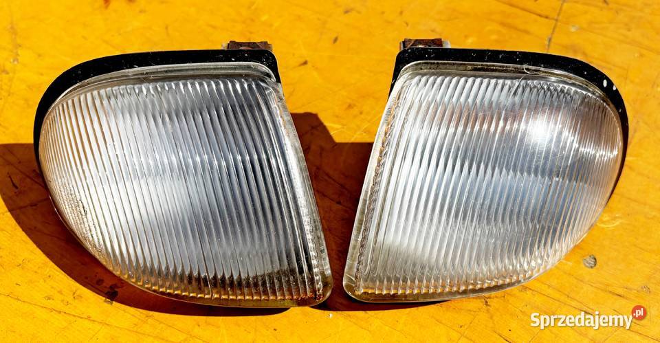 CHRYSLER LEBARON 92 LAMPA PRAWA PRZÓD NAROZNIK