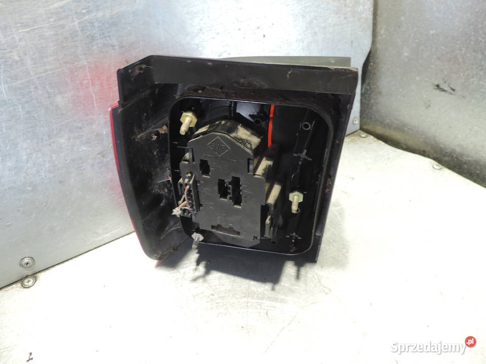 LAMPA PRAWY TYŁ VW PASSAT B4 KOMBI Nowy Sącz sprzedam
