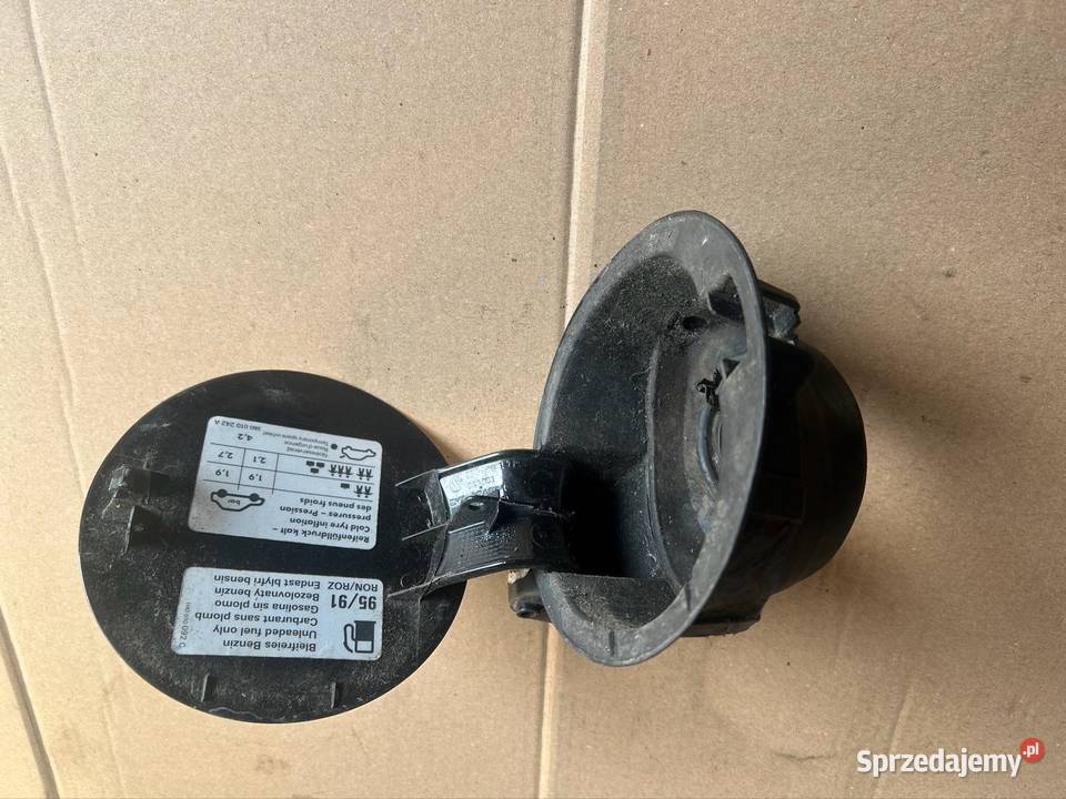 Klapka wlewu paliwa Passat b5 LC9Z 3b9808857a osobowe Grudziądz