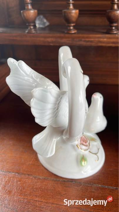 Dekoracyjna figurka porcelanowa Gołębie marki Porcelana i szkło Gdańsk