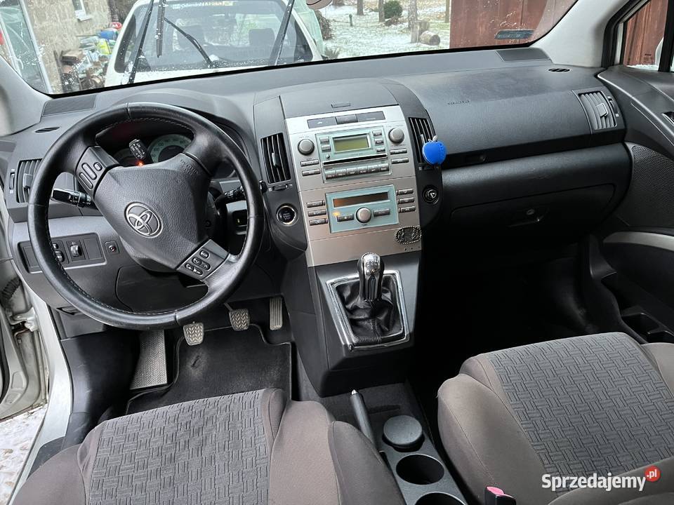 Toyota Corolla Verso 20 TD 116 D4D 2005 r Krosno