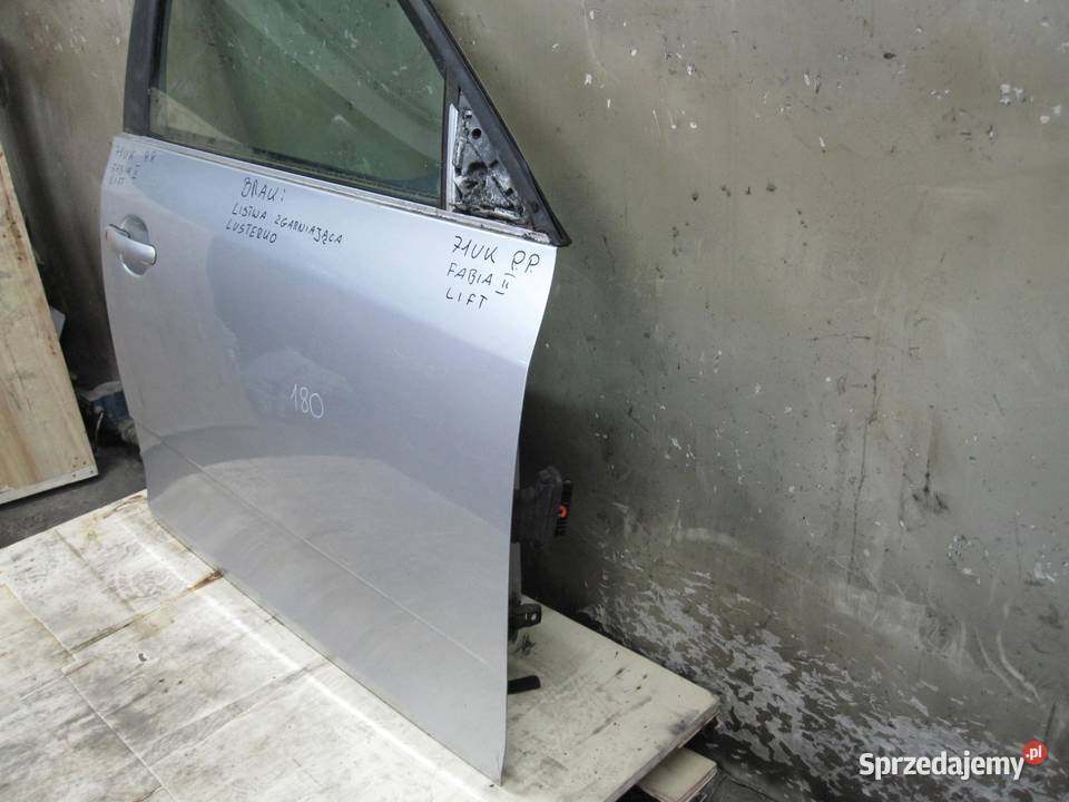 SKODA FABIA II LIFT 11r drzwi prawe przód Drzwi