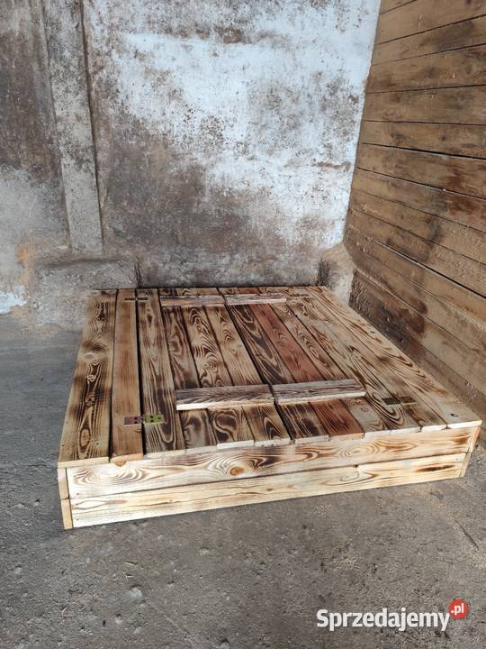 Piaskownica 120x120x20 z pokrywą i ławkami Nowaki