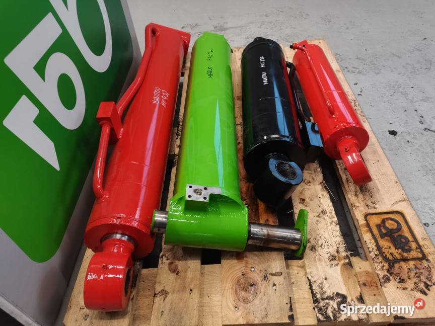 Merlo P 407 Cylinder hydrauliczny masztu