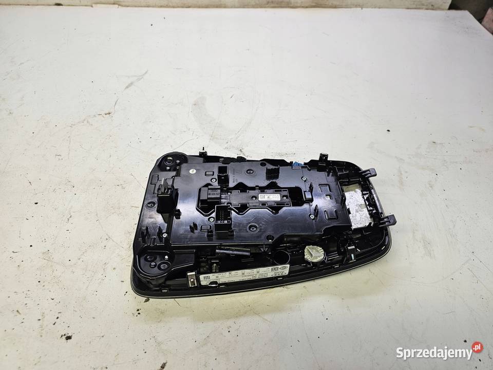 LAMPKA OŚWIETLENIE KABINY AUDI A6 C8 4K0947135H
