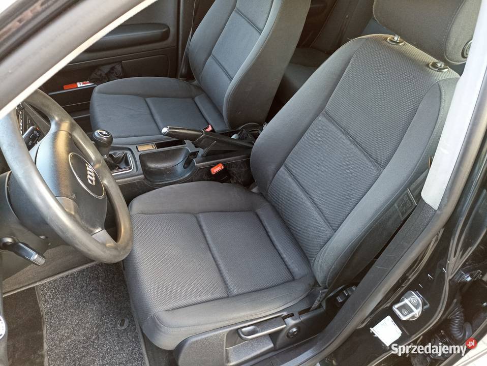 Czarne Audi A4 B6 19 TDI 131 Kombi Xenon A4 lubelskie Świdnik sprzedam