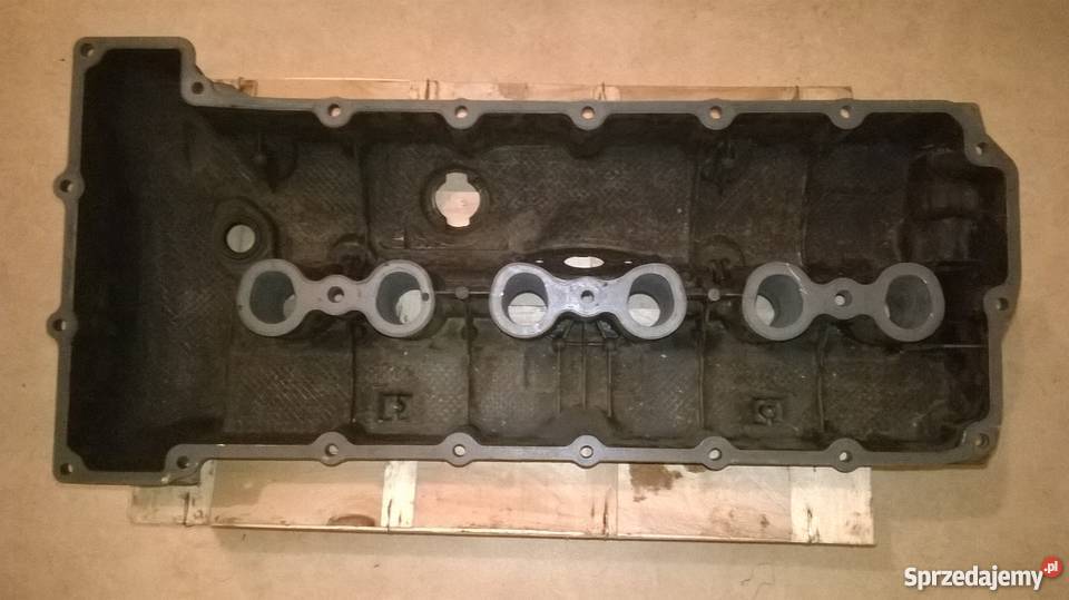 Pokrywa klawiatury zaworów BMW E90 325I E60 525I Poręba