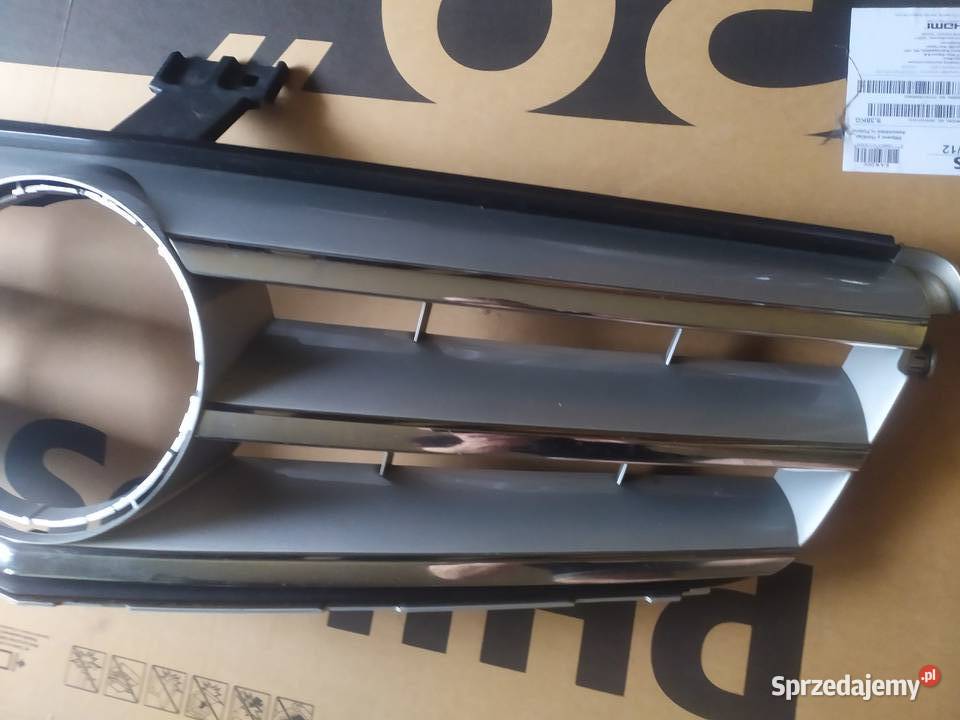 Mercedes cklasa w204 lift 1114r atrapa przednia osobowe Atrapy Tuszyn